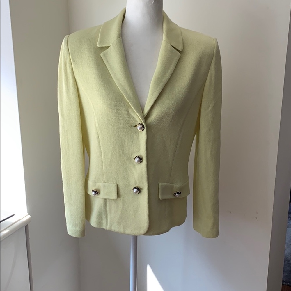ST. JOHN Knit Blazer with Pearl Buttons! - Picture 2 of 7